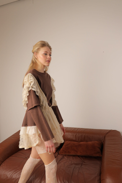 Платье с фартуком