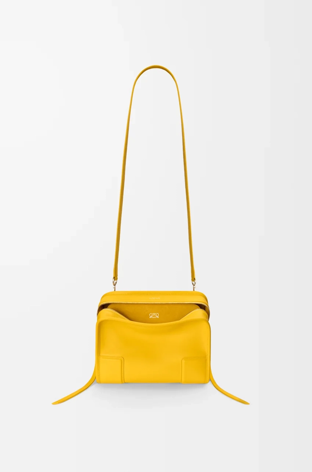 Loewe Маленькая сумка Amazona 180 из мягкой телячьей кожи, желтый