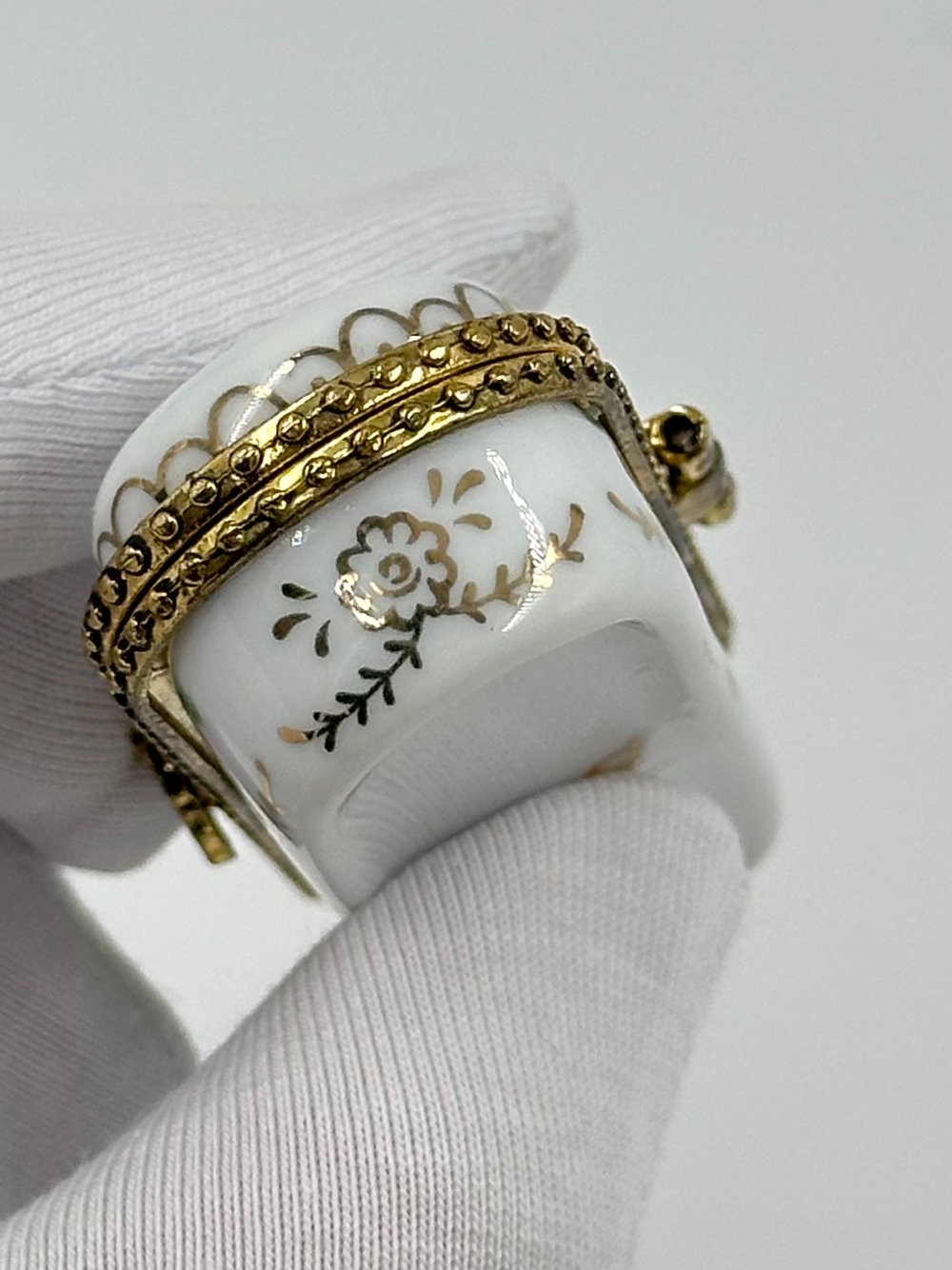 Миниатюрная шкатулка/таблетница Del Prado