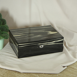 Шкатулка для ювелирных украшений