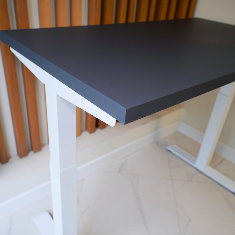 Регулируемый компьютерный стол Motor UP с регулировкой по высоте — столешница МДФ сланцево-серый