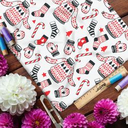 Ткань сатин леденцы и зимняя вязаная одежда