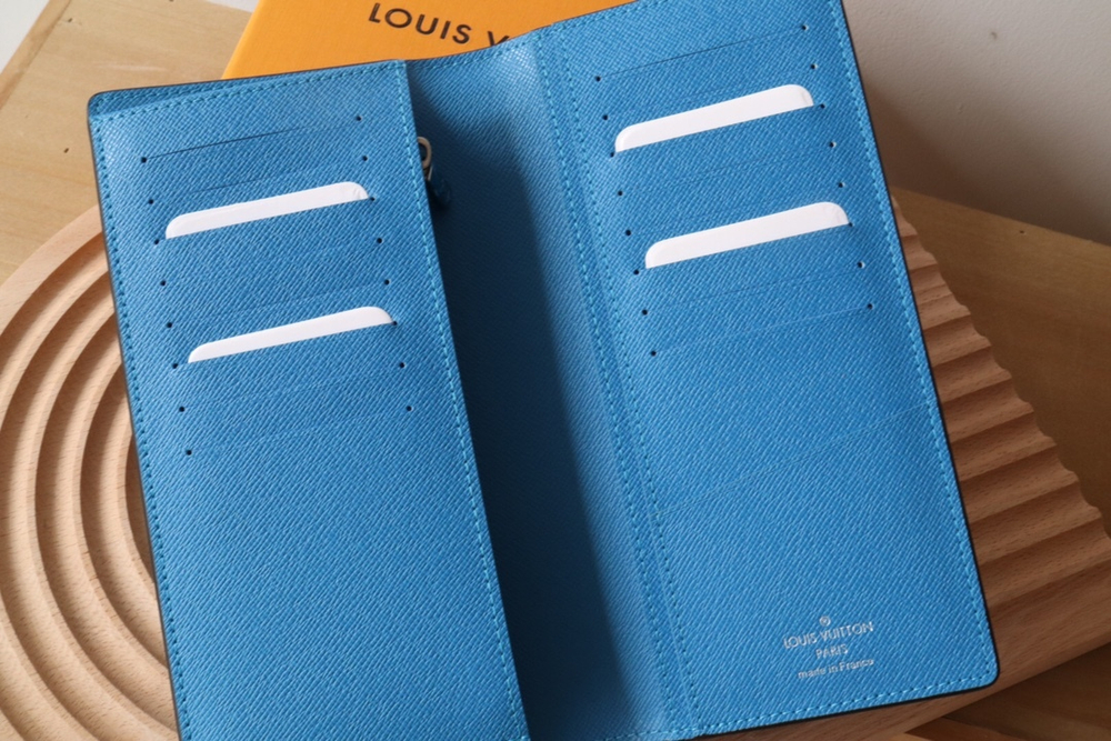 Louis Vuitton Brazza Wallet
