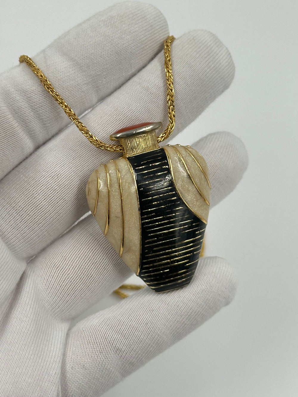 Кулон Balenciaga