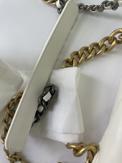 Сумка Chanel 19