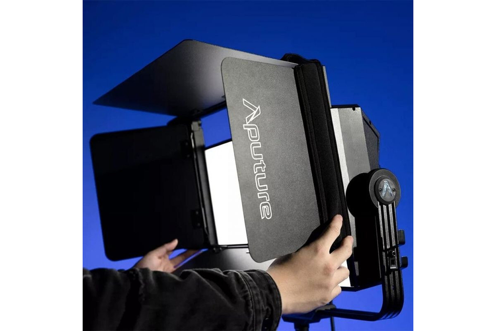 Шторки Aputure Nova P600c Barndoor