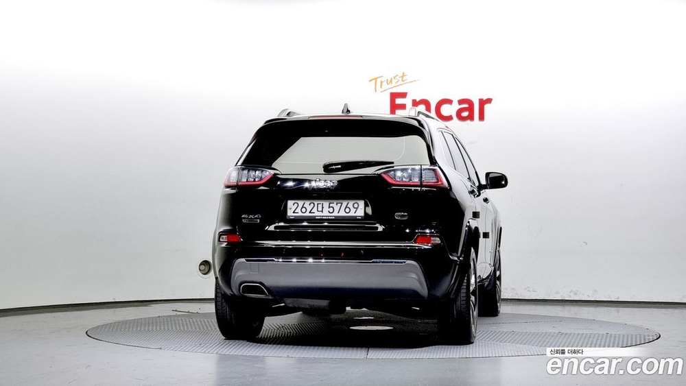 Jeep Cherokee (KL) 2.2 Дизель Overland 4WD (11.2019)