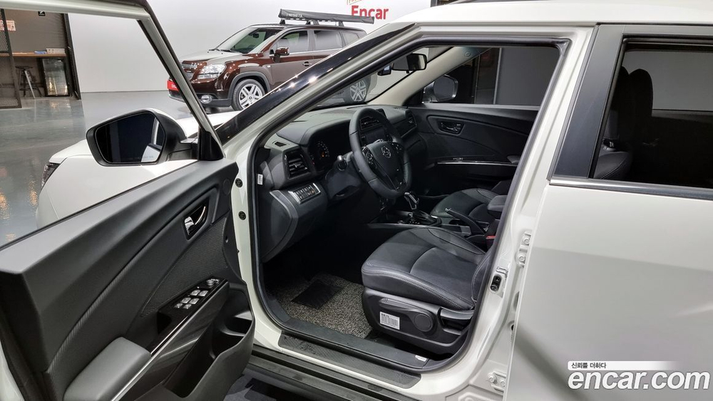 KG Mobility (Ssangyong) Very New Tivoli Бензин 1.5 2WD (05.2022)