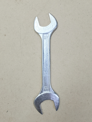 Ключ рожковый 27*32 (Польша)