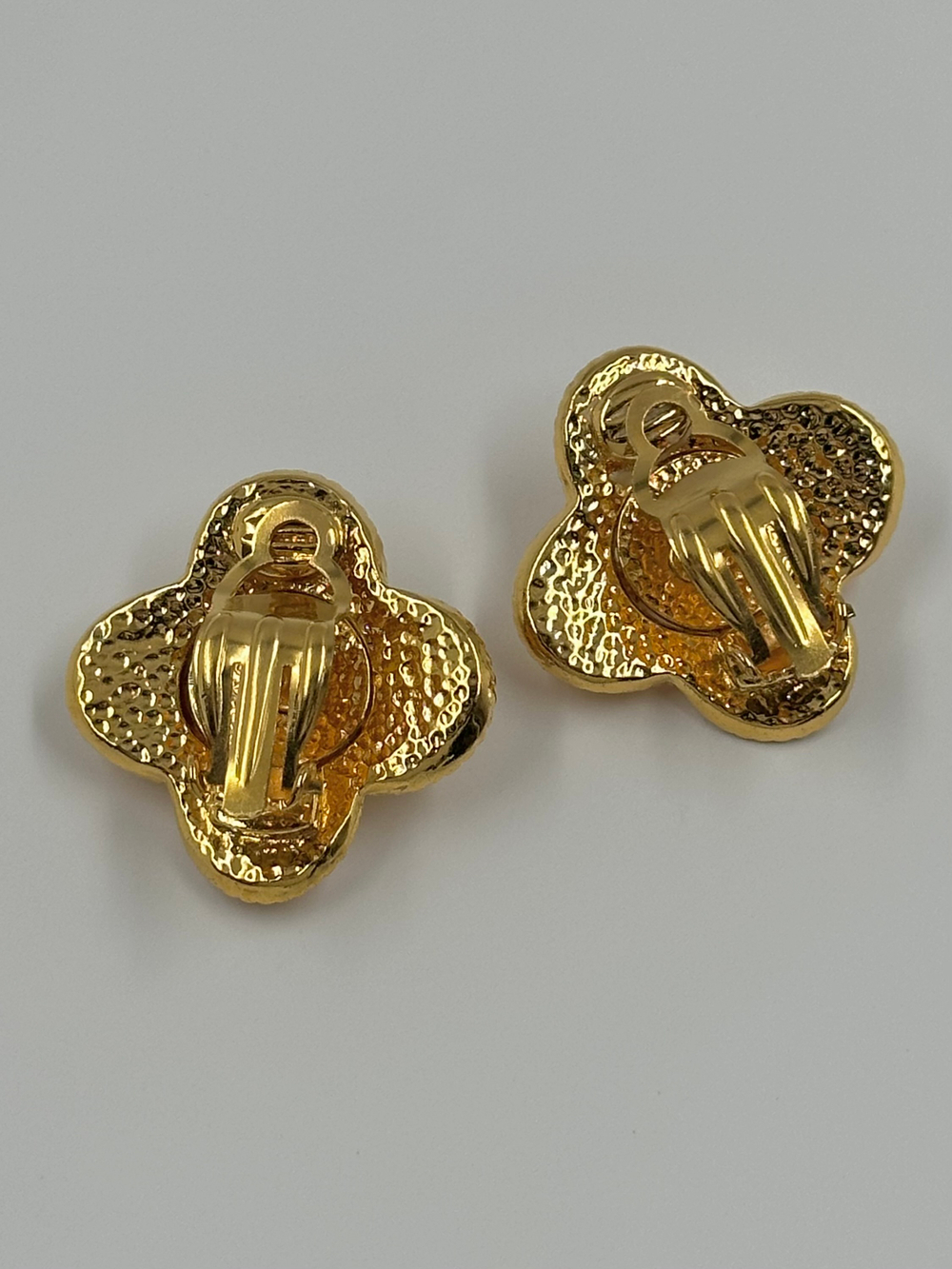 Клипсы Chanel с кристаллами