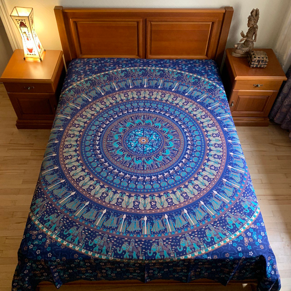 Этническое полотно с мандалой