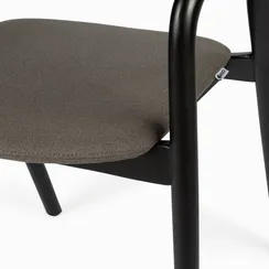 Стул с подлокотниками Esse Soft, черный, темно-серое сиденье