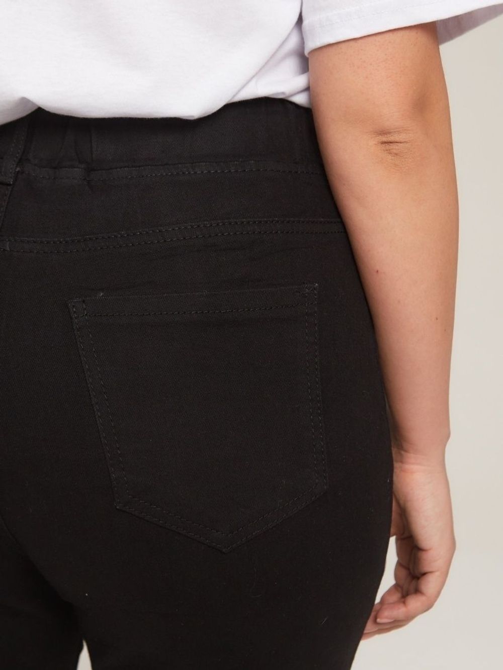 Джинсы на резинке больших размеров