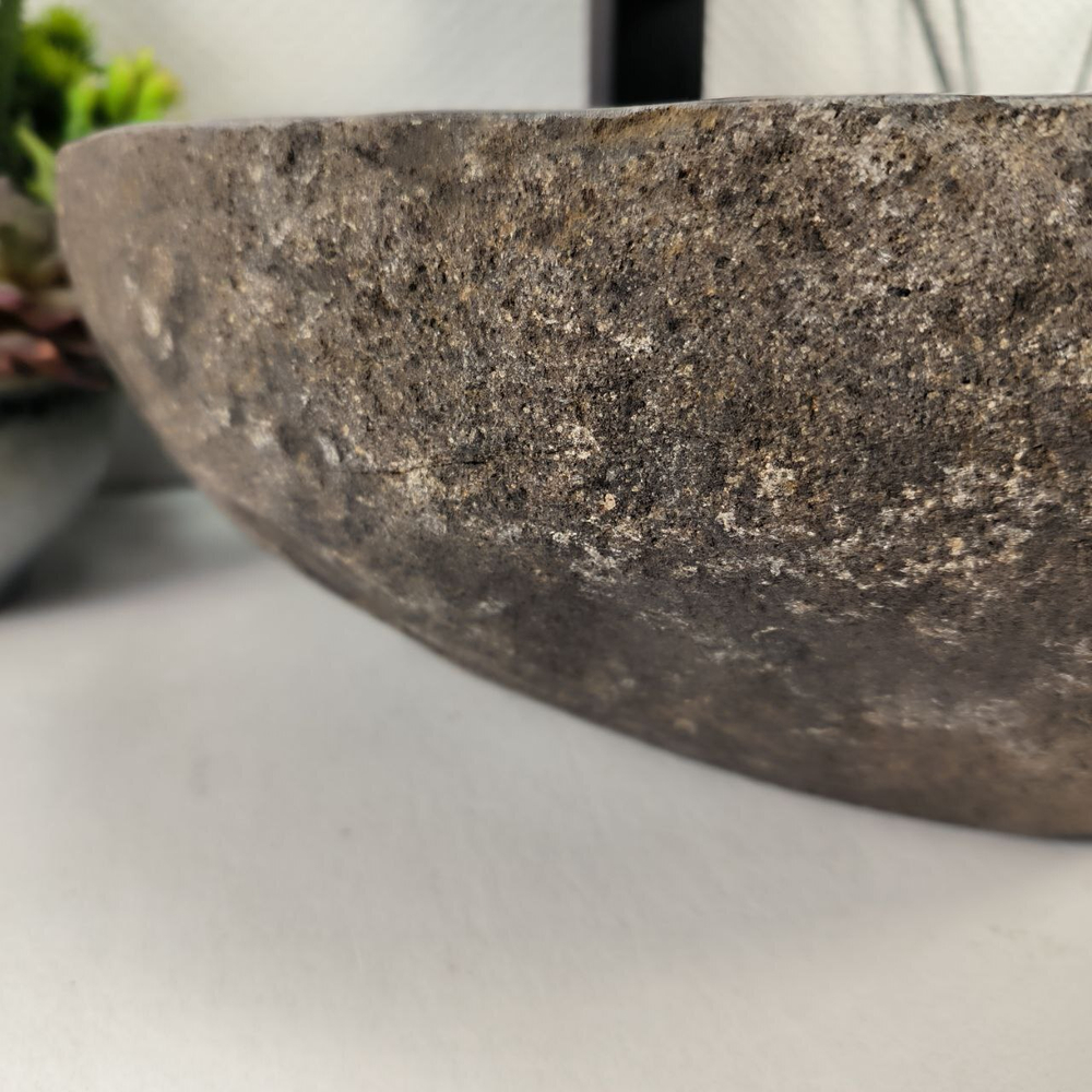 Раковина из речного камня RS-64936 46*37*15 0861