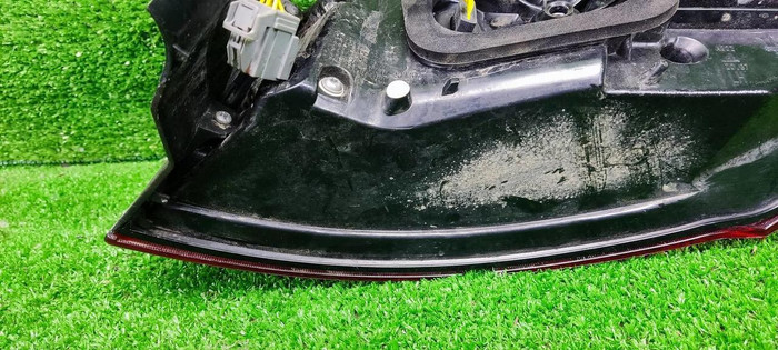 Фонарь левый внешний Maserati Levante (2016-2020)