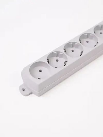 Сетевой фильтр с предохранителем 5м (6 розеток) белый Pilot S