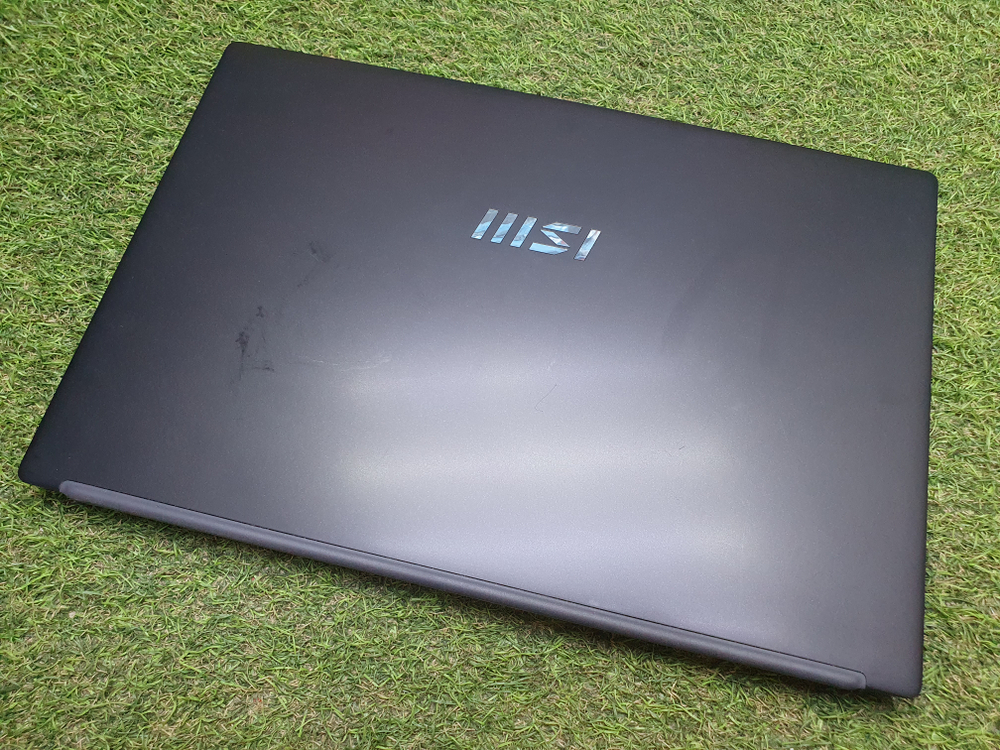 Ноутбук MSI i5-12/16Gb/FHD/Modern 15 B12M-213XRU