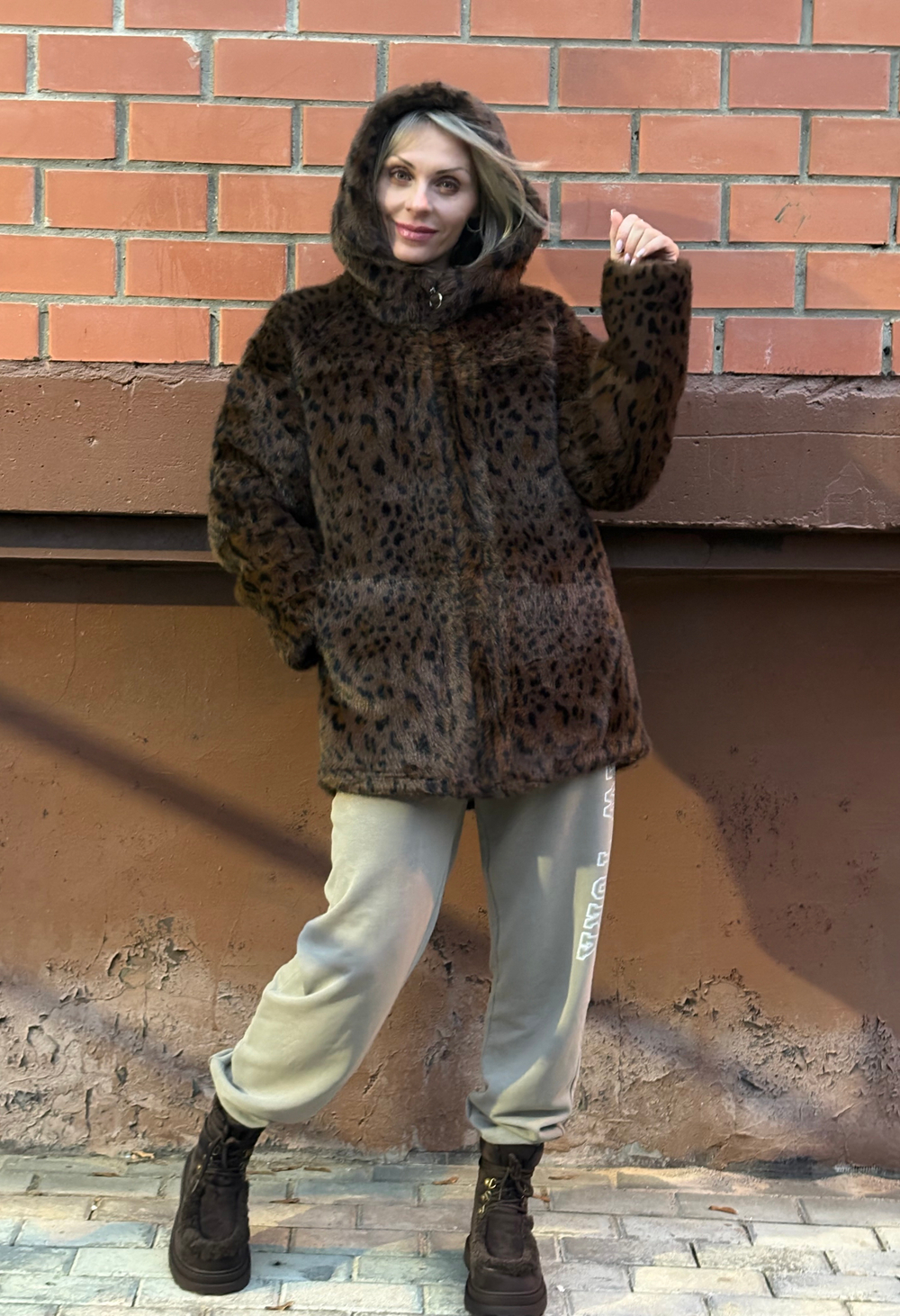 Шуба леопард с поясом / коричневый