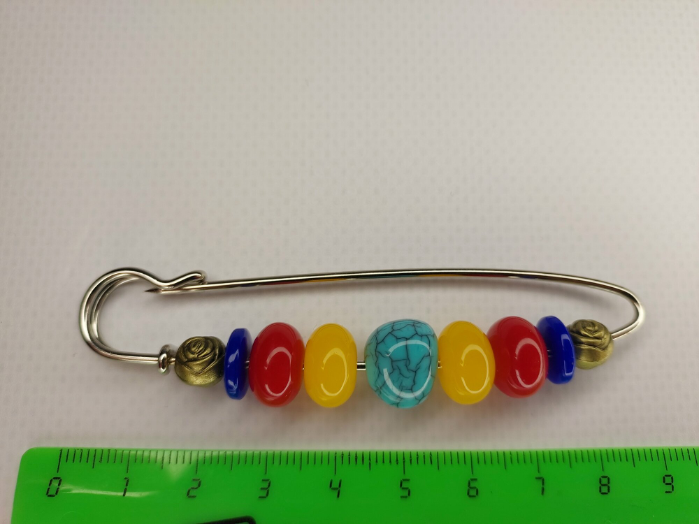 Булавка брошь "морские камушки" для кардигана,  пальто, платков, костюмов, одежды.Цвет бежевый синий красный.