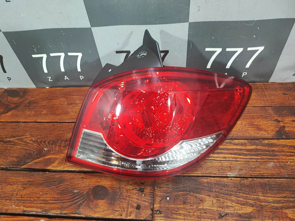 Фонарь задний правый Chevrolet Cruze 09-16 Б/У Оригинал 95127057