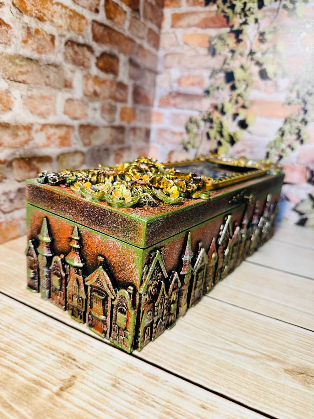 Шкатулка для часов и браслетов "Город"