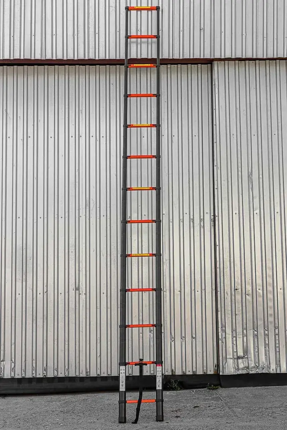 Лестница телескопическая алюм. бытовая 5.0м (13 ступ.) ISMA ISMA-UP500