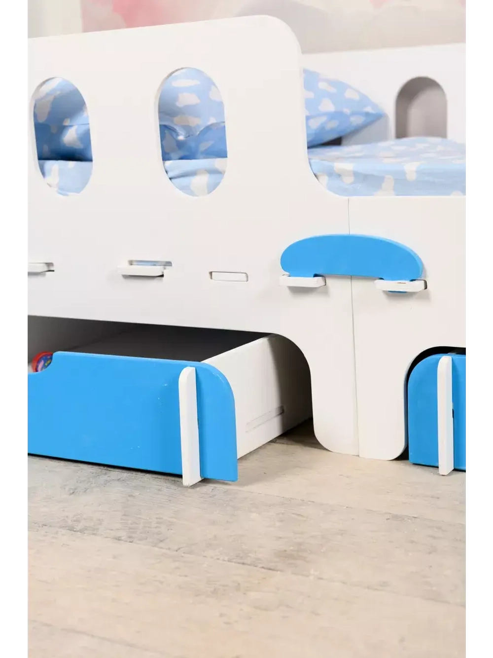 Ящик для детской кровати