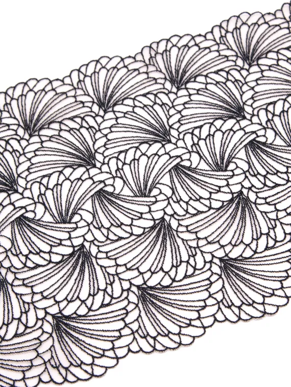 05-120 Вышивка на неэл. сетке 22 см, телесный/черный