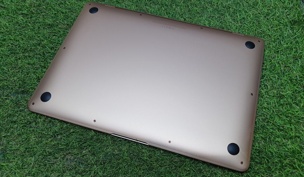 MacBook Air 13 (2020, M1) Retina A2337 2560х1600, Apple M1