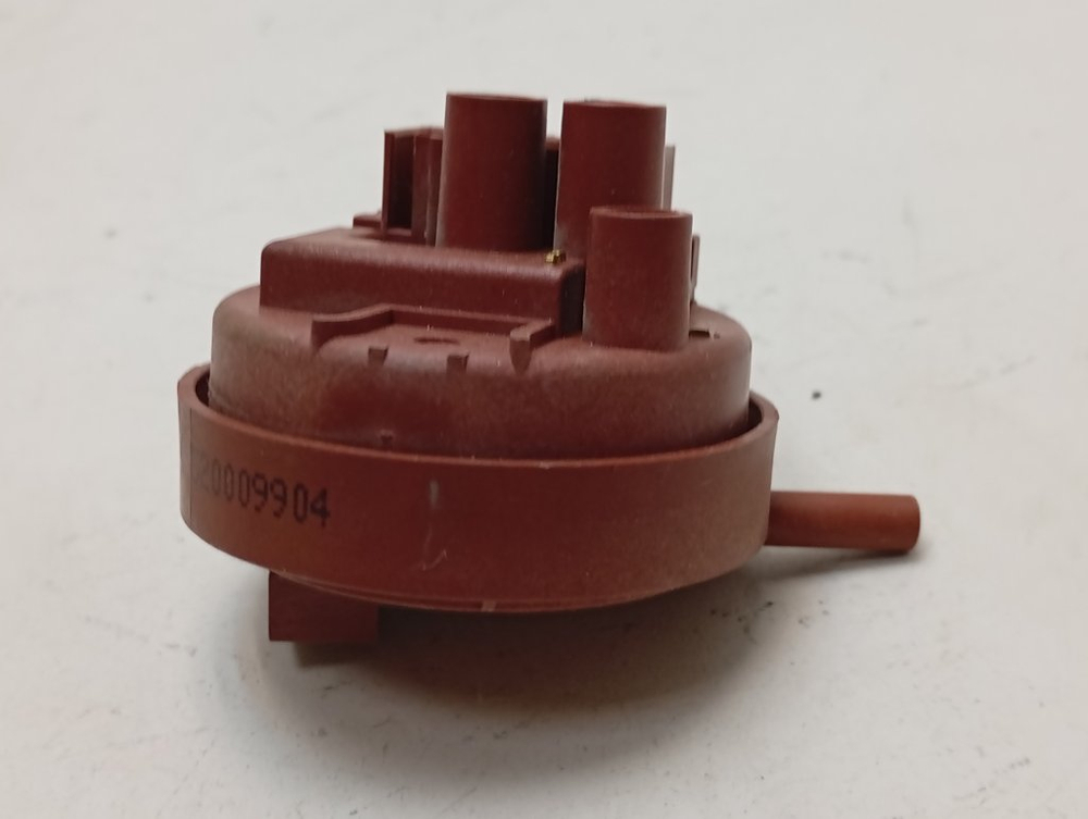 FL105S кт50 Датчик уровня воды для стиральной машины Ardo 520009904 б/у