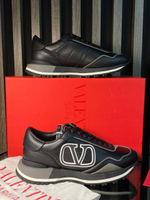 Кроссовки Valentino
