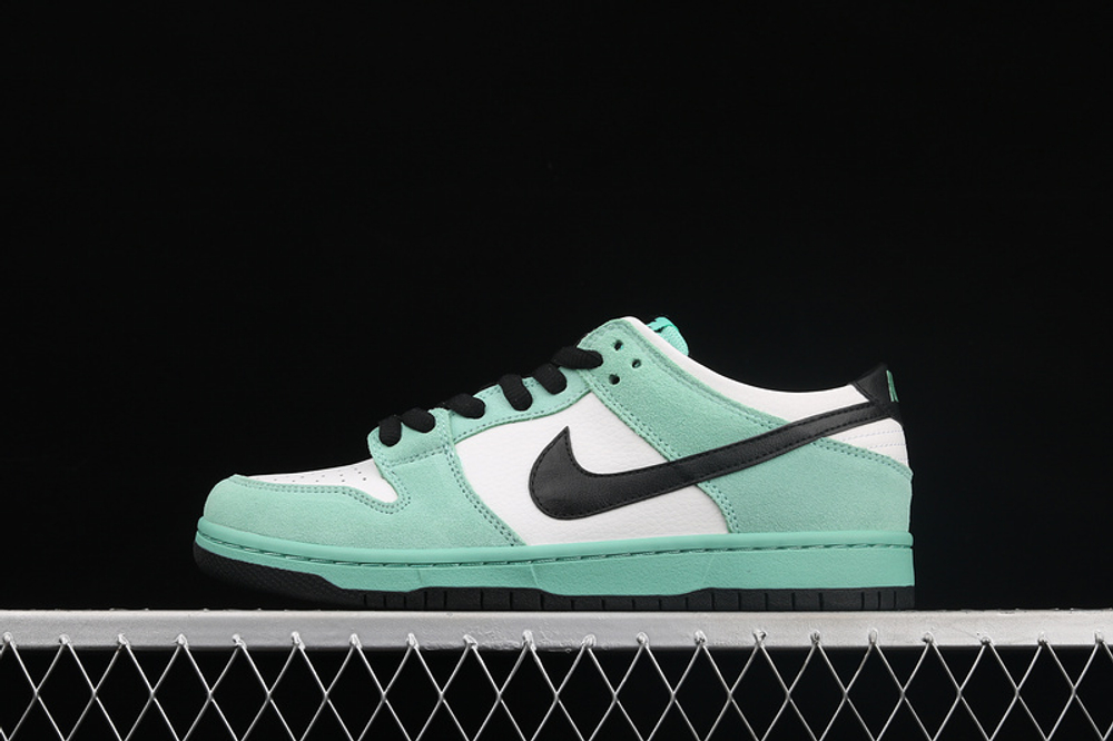 Купить кроссовки Nike SB Dunk Low Sea Crystal в Москве