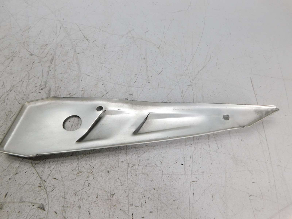 Крышка рамы левая Yamaha FZ1 Fazer RN21J