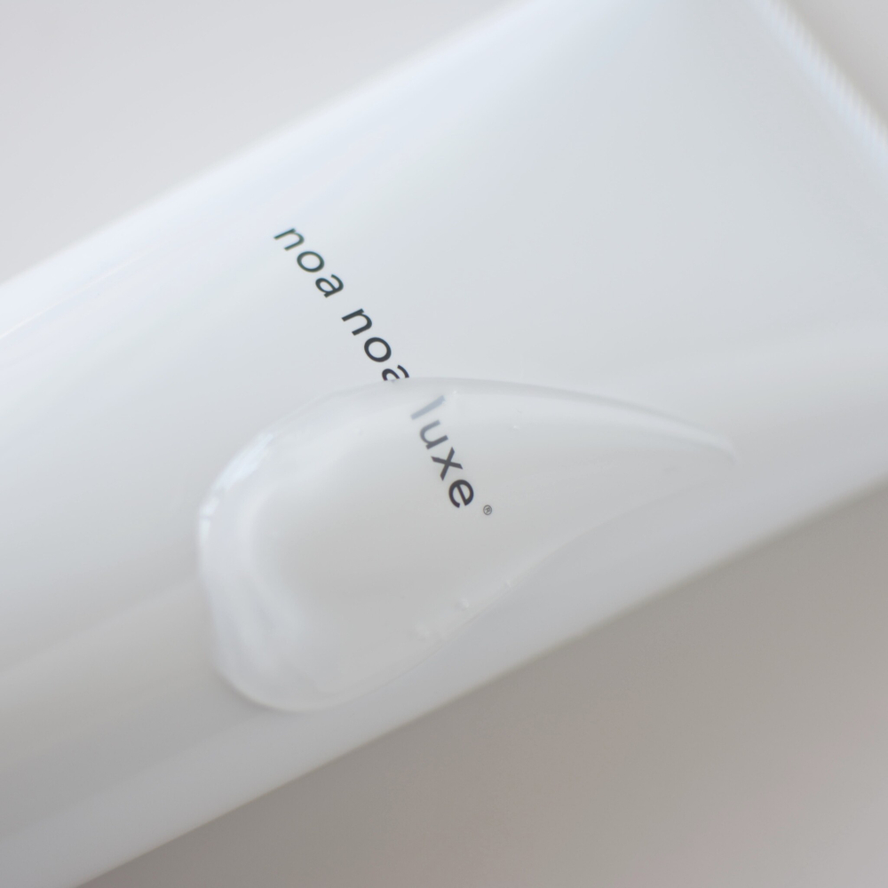 Очищающий гель 2-в-1 с комплексом витаминов Noa Noa Luxe Cleansing Gel Medicated