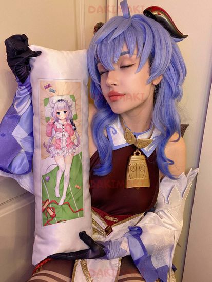 Мини дакимакура Канна Камуи из Дракон-горничная госпожи Кобаяши арт. M0132, 60х20 см