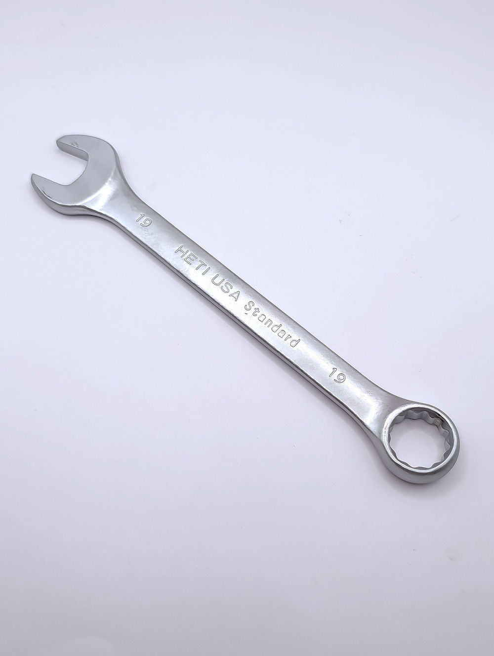 Ключ комбинированный на 19мм