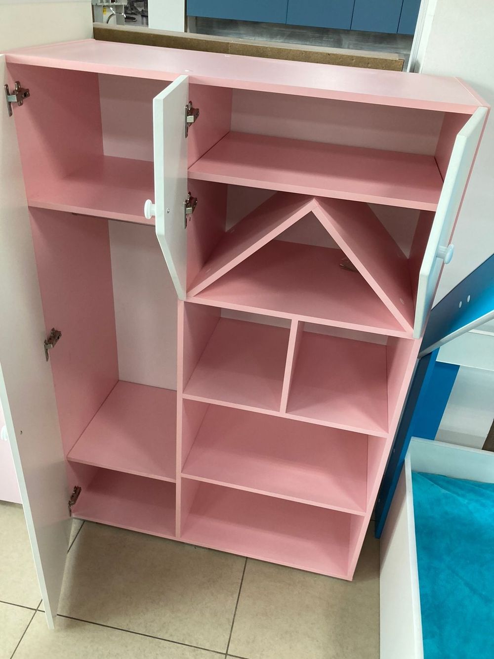 Шкаф-стеллаж Домик МДФ розовый/белый