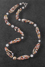 Бусы многоцветные из кварца, длинные