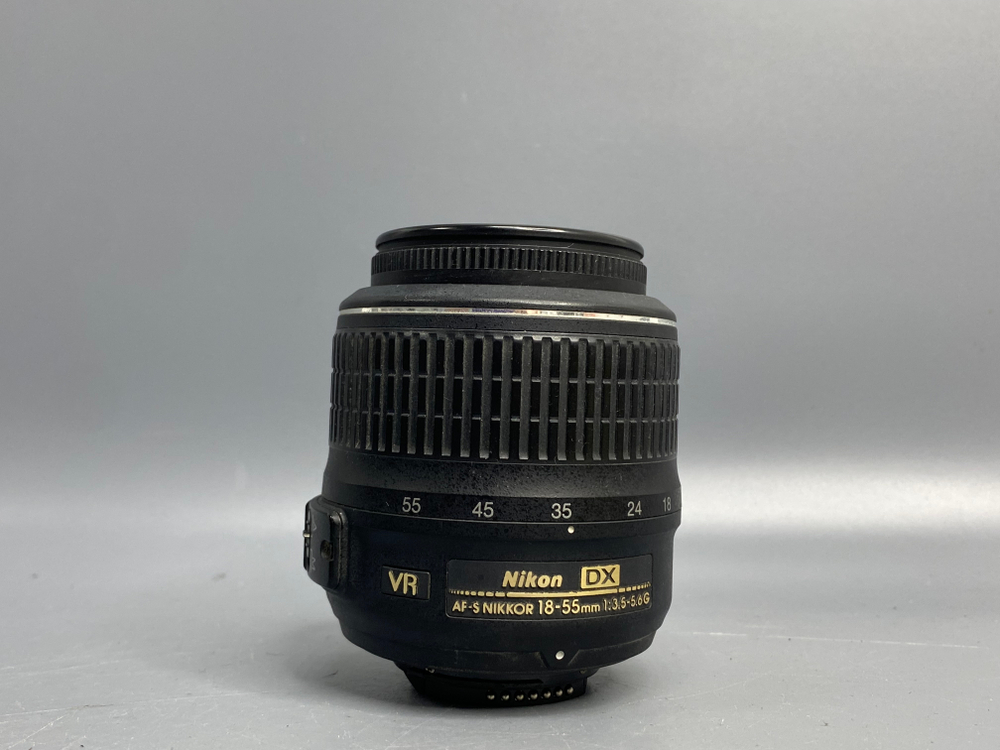 Nikon D3200 kit 18-55mm 3.5-5.6G VR 13.000 кадров