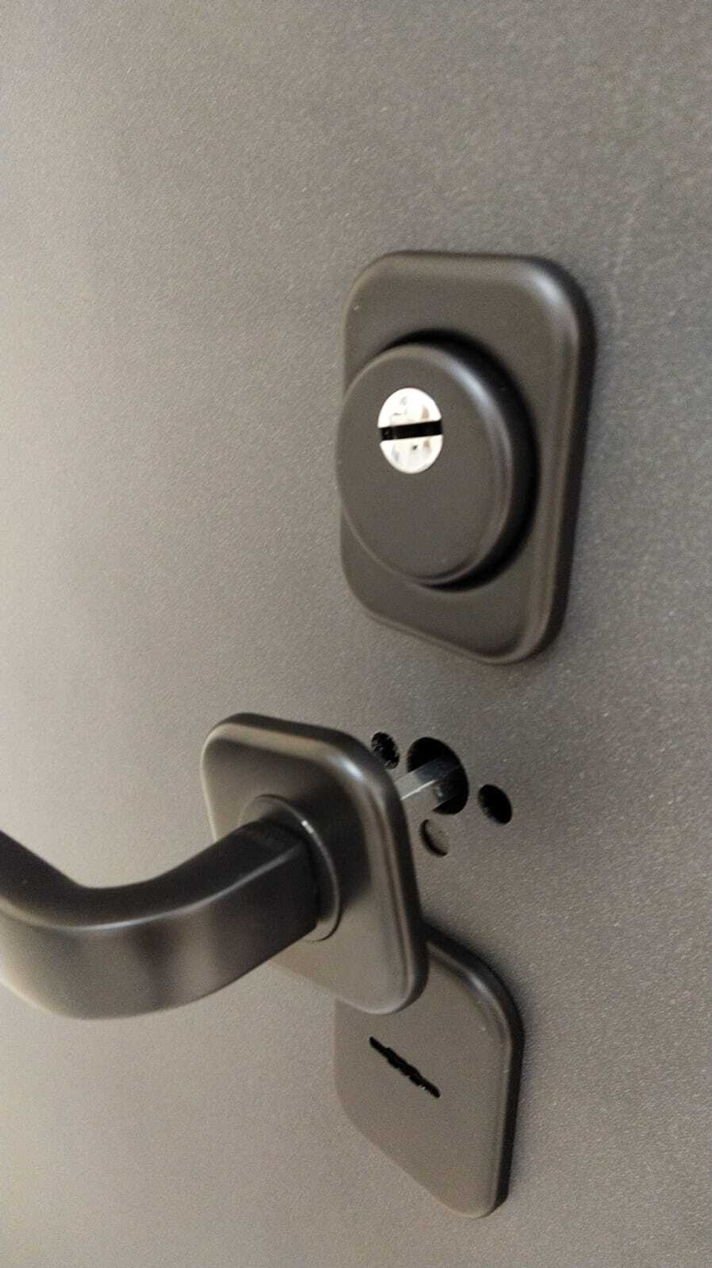 Дверь входная Лабиринт ACUSTIC 13 Графит софт металлическая