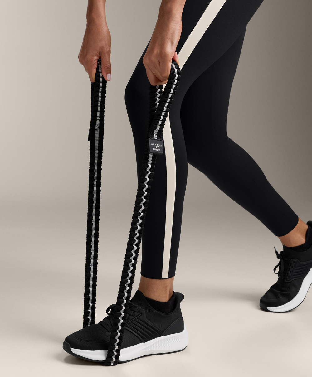 OYSHO Легинсы Perfect-adapt длиной до щиколотки с высокой посадкой и боковым вырезом, черный