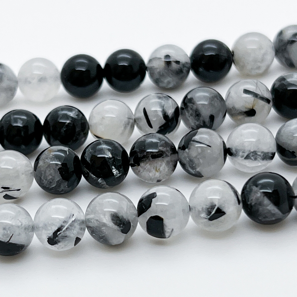 Кварц с шерлом бусины, диаметр 8,3-8,6 мм, цена за 11 шт (1/4 нити)