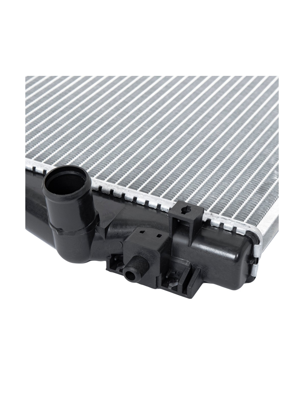 Радиатор основной SUZUKI Grand Vitara II 2.0L 05-> /690x450x16 GANZ GIJ21224