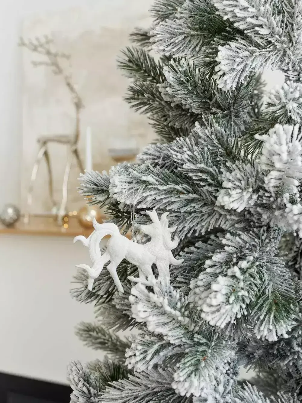 Заснеженная елка «Аляска» GT (Литая хвоя) 210 см / 2,1 м