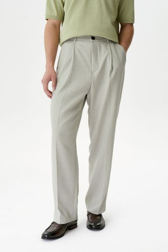 Бежево-серый брючный костюм Copper