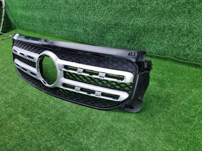 Решетка радиатора Mercedes GLB X247 (2019-2023)
