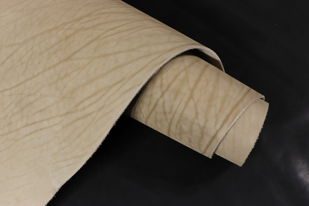 Вороток бежевый 3+