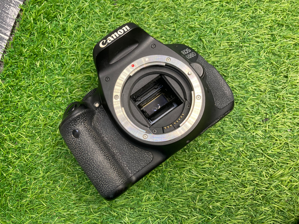 Canon 600D + 18-55mm 3.5-5.6 IS II 15.000 кадров