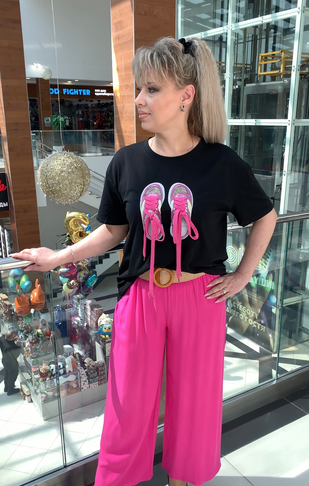 Тонкие брюки-палаццо на резинке с ремнем