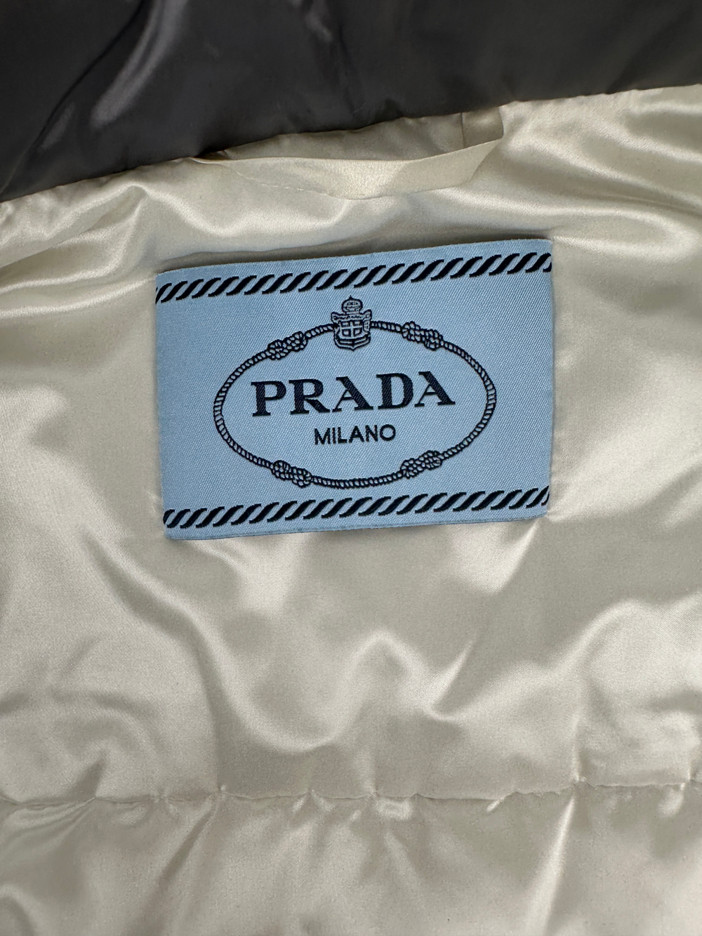 Жилет Prada